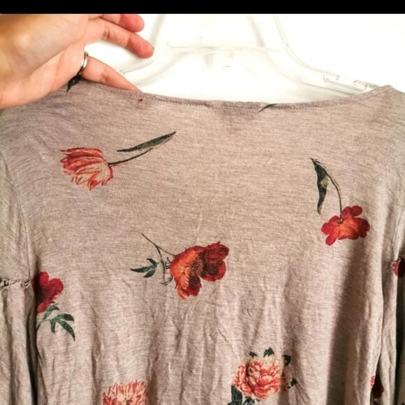 2/$30 Lucky Brand Wide sleeve floral shirt - Picture 6 of 6